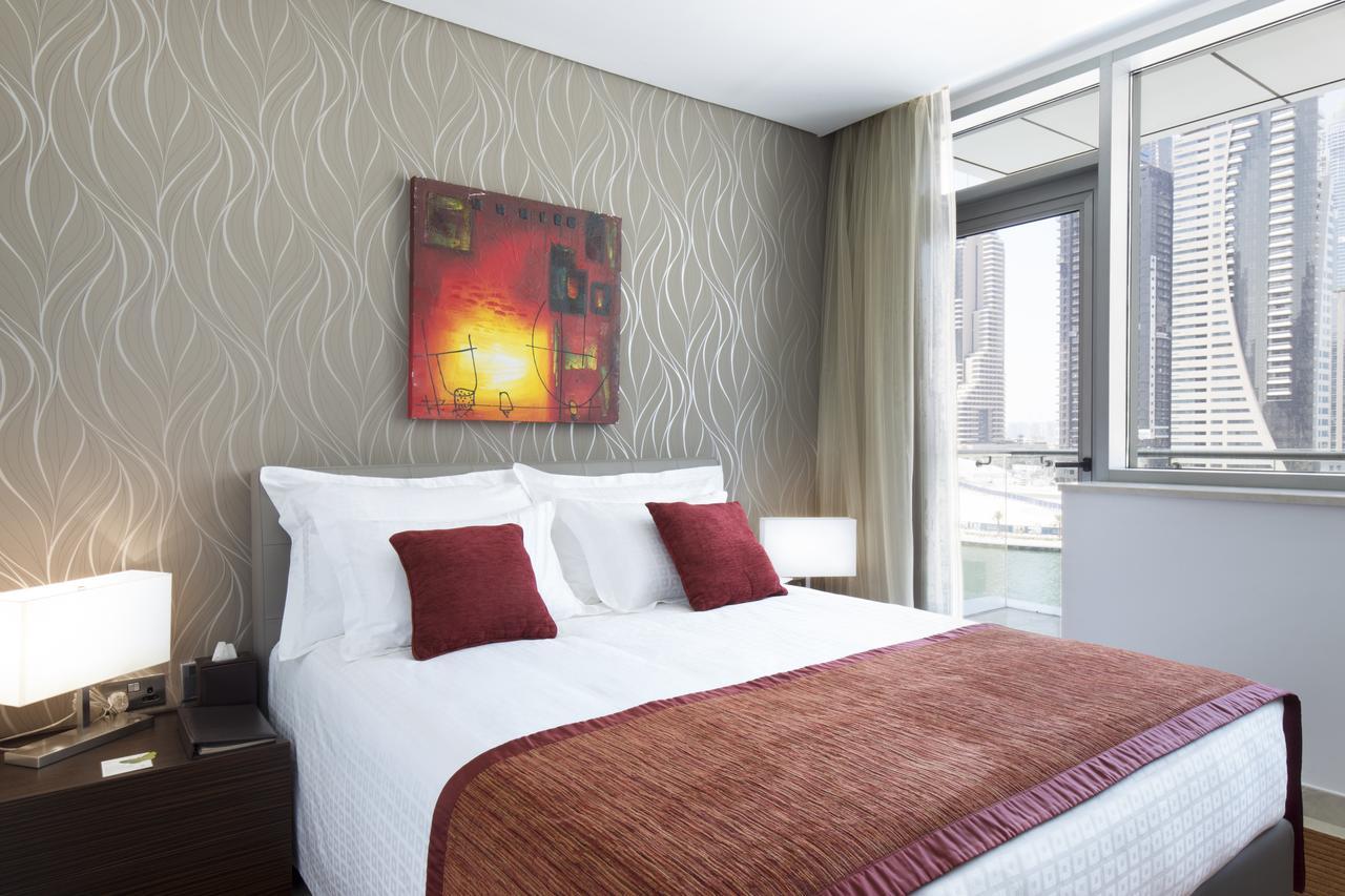 La Verda Suites And Villas Dubai Marina Room photo A bedroom at the hotel