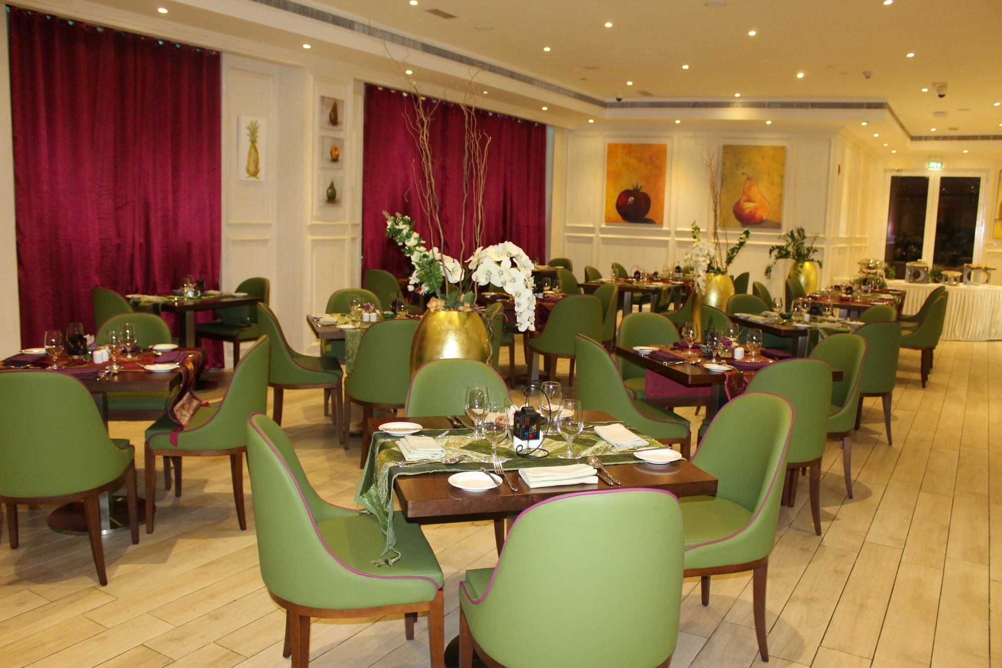 La Verda Suites And Villas Dubai Marina Exterior photo The restaurant
